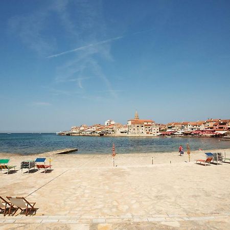 Downtown Beach Apartments Umag Exterior photo