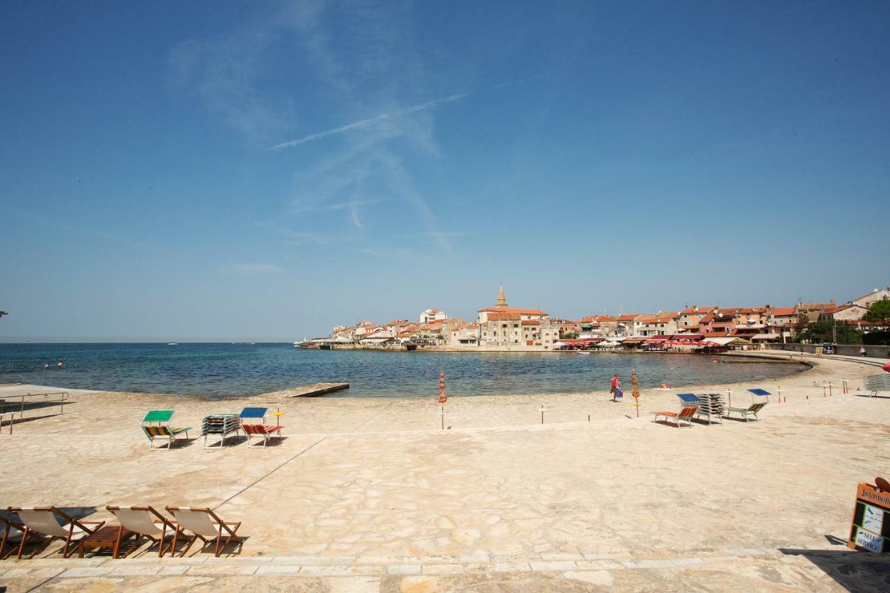 Downtown Beach Apartments Umag Exterior photo
